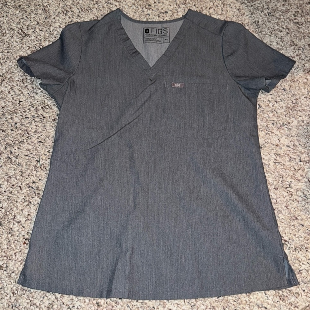 figs graphite one pocket scrub top